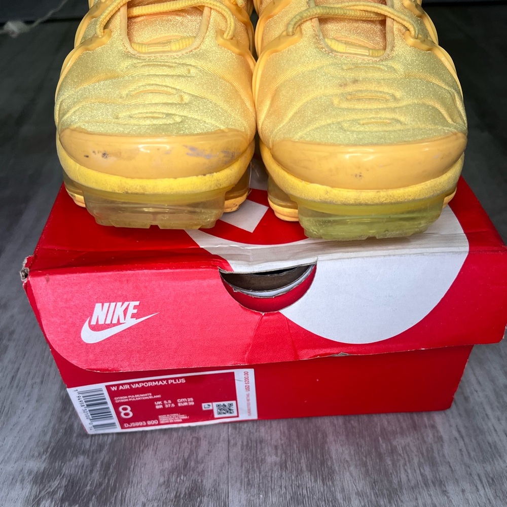 Nike Kids Yellow Air VaporMax Plus Sneakers